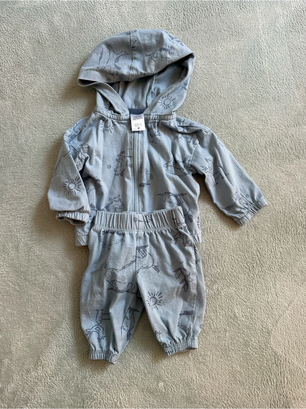 Carter’s Newborn Baby Outfit Bundle - Picture 7 of 8